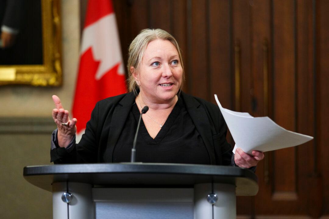 Public Servants Mandated to Work Onsite 2 to 3 Days Per Week