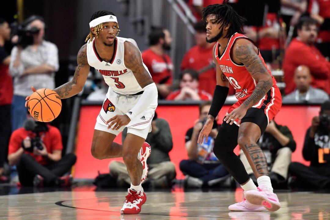 Louisville Gets First Win of Season Behind Ellis’ 30 Points