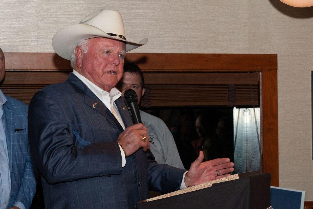 Texas Ag Commissioner Says Employees’ Dress Must Align ‘With Their Biological Gender’