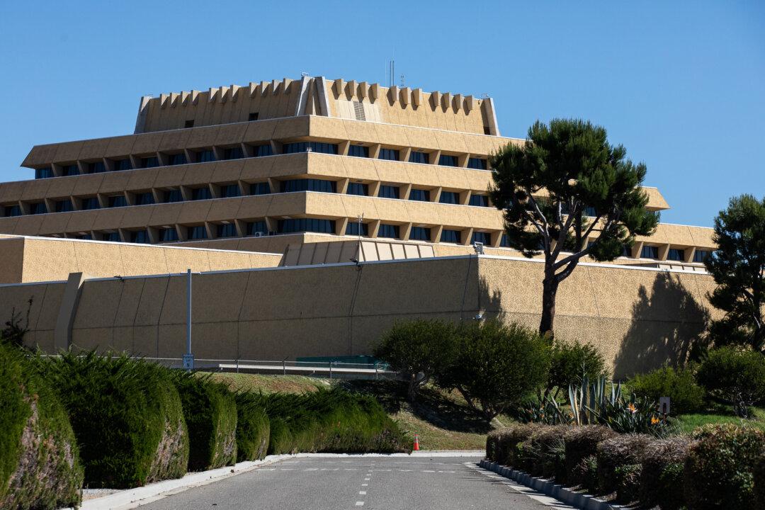 Laguna Niguel Ziggurat Building Up for Auction