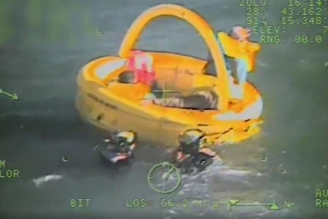 3 Rescued After Helicopter Crash in Gulf of Mexico