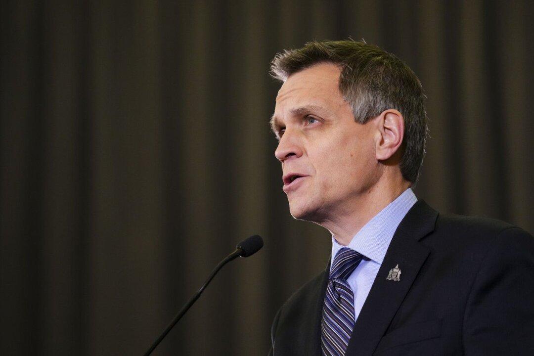 Ottawa Mayor, Local Businesses Welcome Expected Return of Federal Workers to Offices