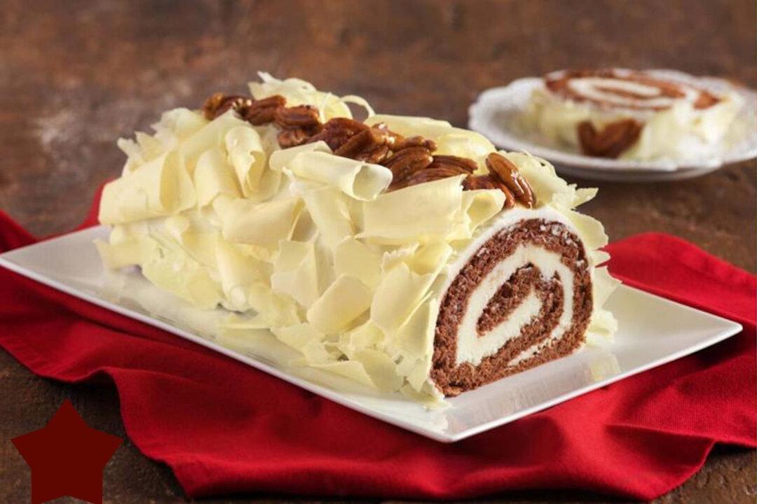 What Is a Yule Log Cake? and How to Make It for This Holiday Season