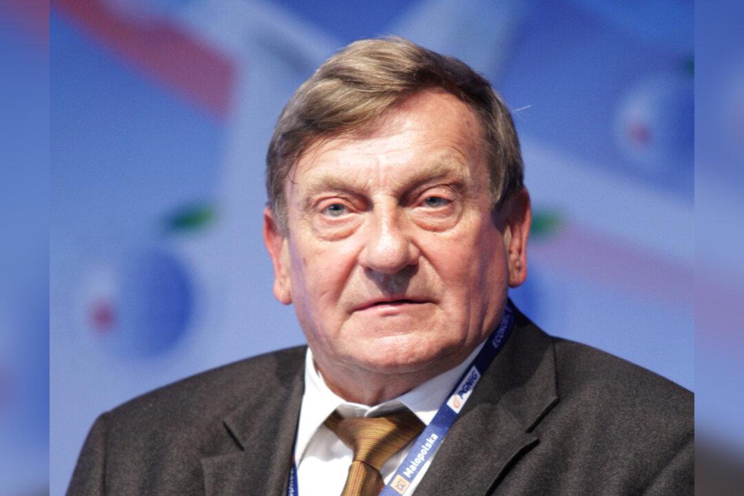 Poland’s Only Cosmonaut, Who Circled Earth in 1978, Has Died