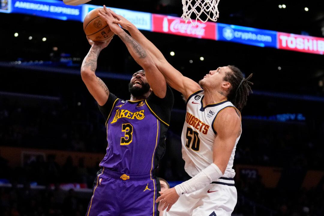 Davis Injured, but LeBron Leads Lakers Past Denver 126–108