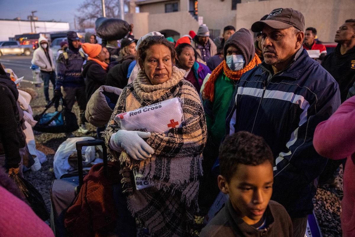 El Paso Mayor Warns 20,000 Migrants Waiting in Mexico to Cross Border When Title 42 Ends