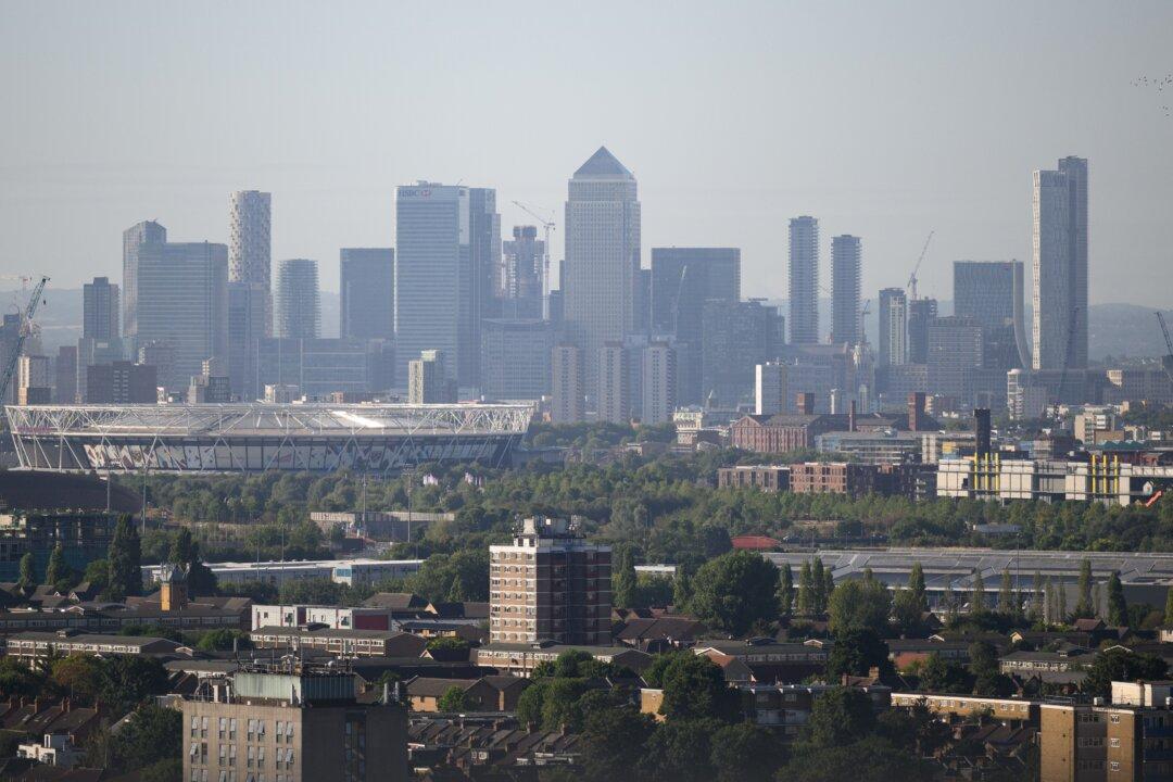 A Million Immigrants a Year Could Be ‘New Normal’ for UK: Think Tank