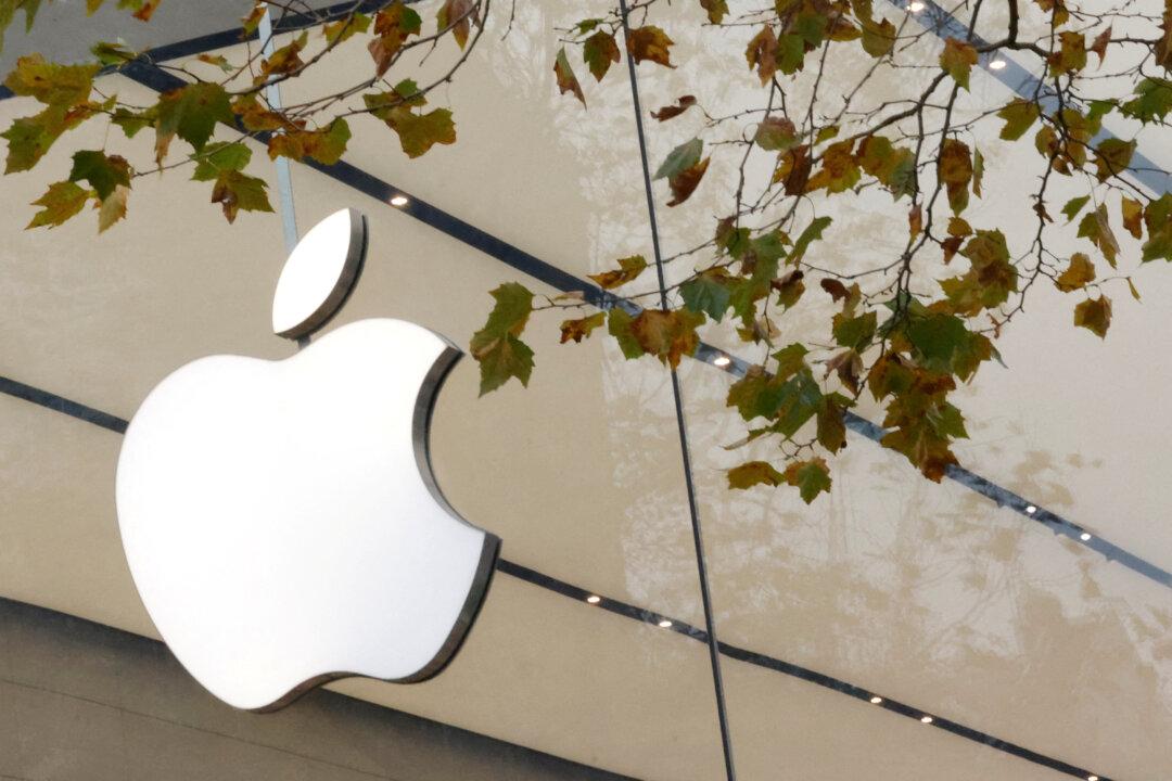 Apple Loses $1 Trillion in Market Value in a Year