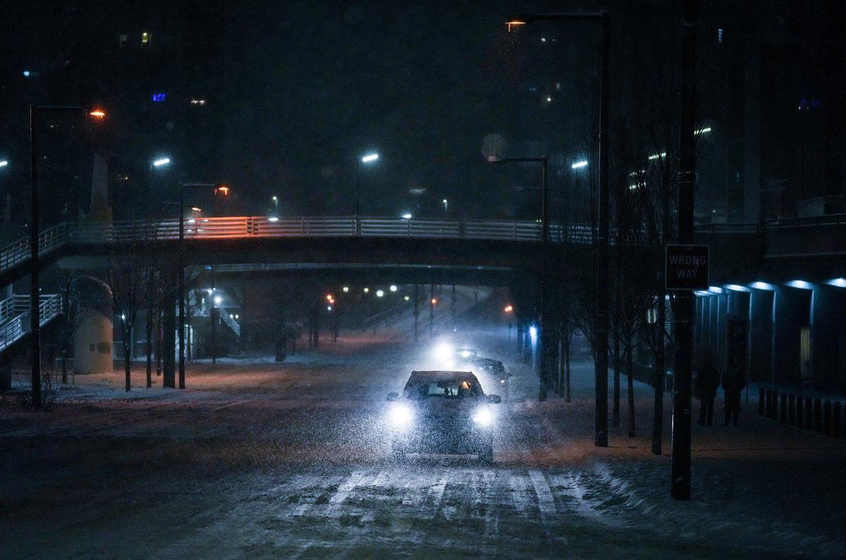 Southern BC Snowstorm Halts Flights at Vancouver Airport, Creates Travel Chaos