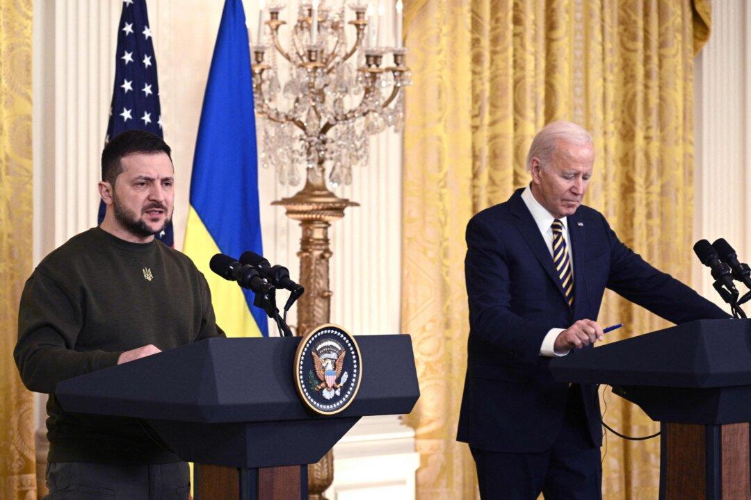 Ukraine Will Get What It Needs to ‘Defend Itself and Succeed on the Battlefield,’ Biden Tells Zelenskyy