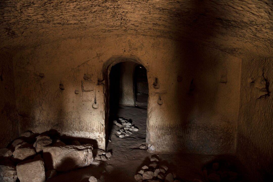 Israeli Archaeologists Excavating ‘Jesus Midwife’ Tomb