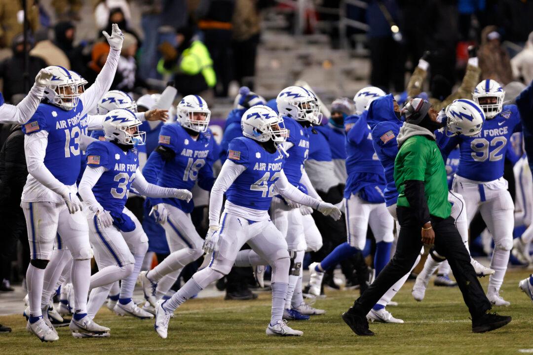 Air Force Freezes Out Baylor in Armed Forces Bowl