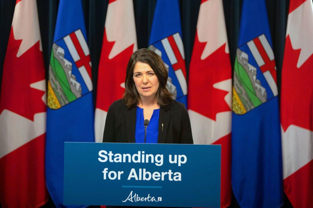 Alberta Premier Says She Can’t Offer Pardons to Those Charged With Violating Pandemic Restrictions