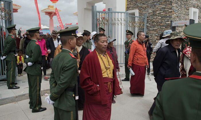 Tibetan Police Mass-Collect DNA and Lawmakers Say US Firm Is Helping