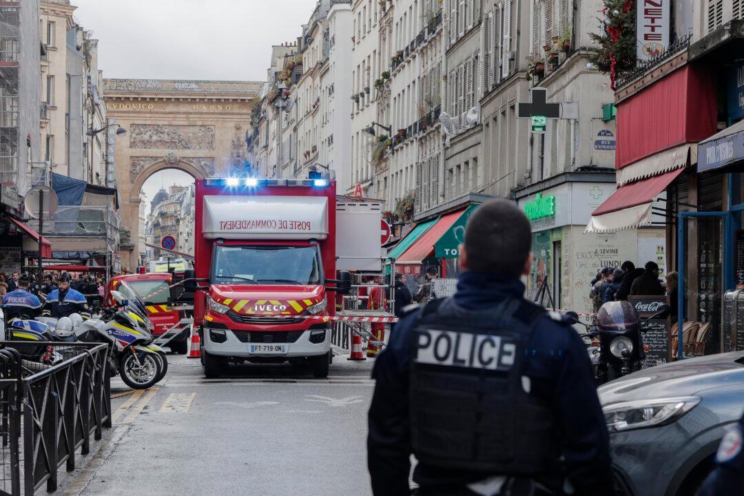 3 Dead, 3 Wounded in Paris Shooting; Suspect Arrested