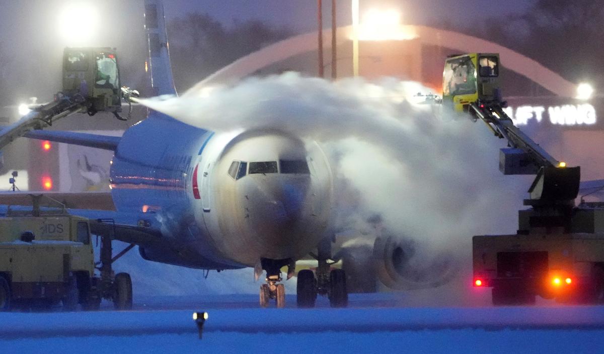 Boxing Day Flight Cancellations Top 1,400 as Winter Storm Travel Chaos Continues