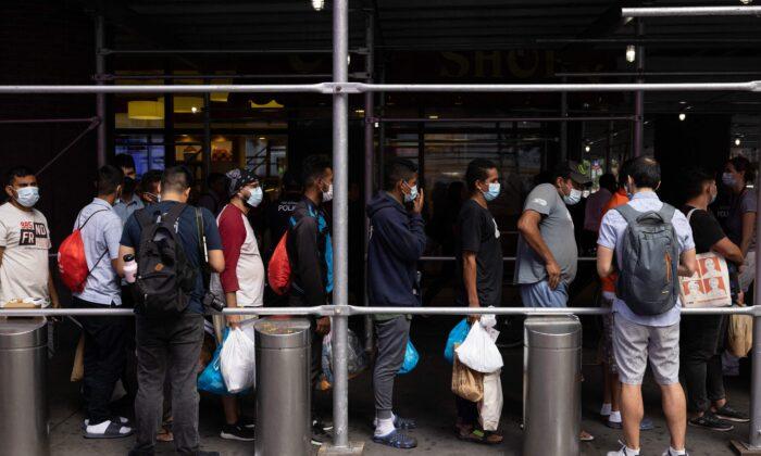 Buses Unload Illegal Immigrants at New Jersey Train Station, Exploiting ‘Loophole’