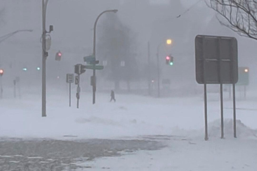 17 Dead in Buffalo Amid ‘Historic Blizzard,’ More Deaths Expected: Officials
