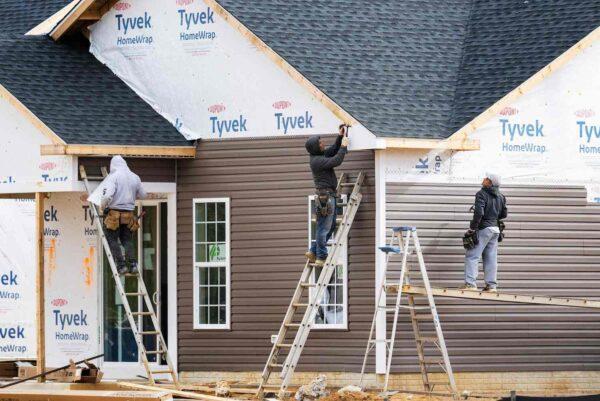 US Builder Confidence Rises to 8-Month High in December