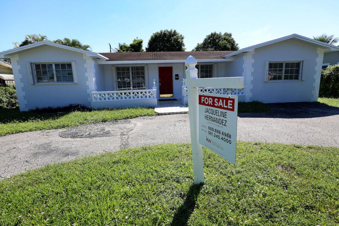 US Home Prices Fall for Fourth Straight Month Amid Higher Interest Rates