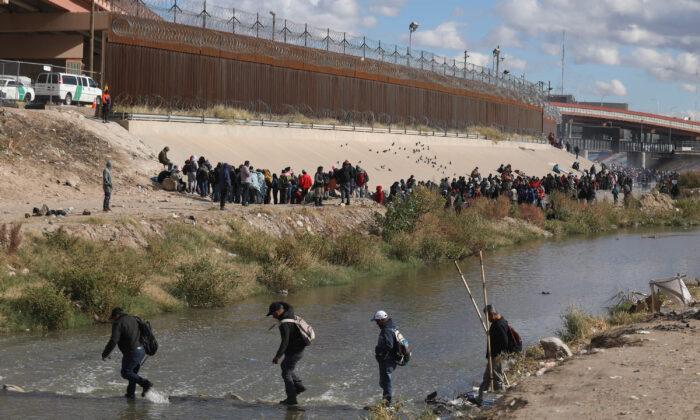 8 Senators Touring El Paso Pledge Bipartisan Solution to Secure Border Amid Growing Crisis
