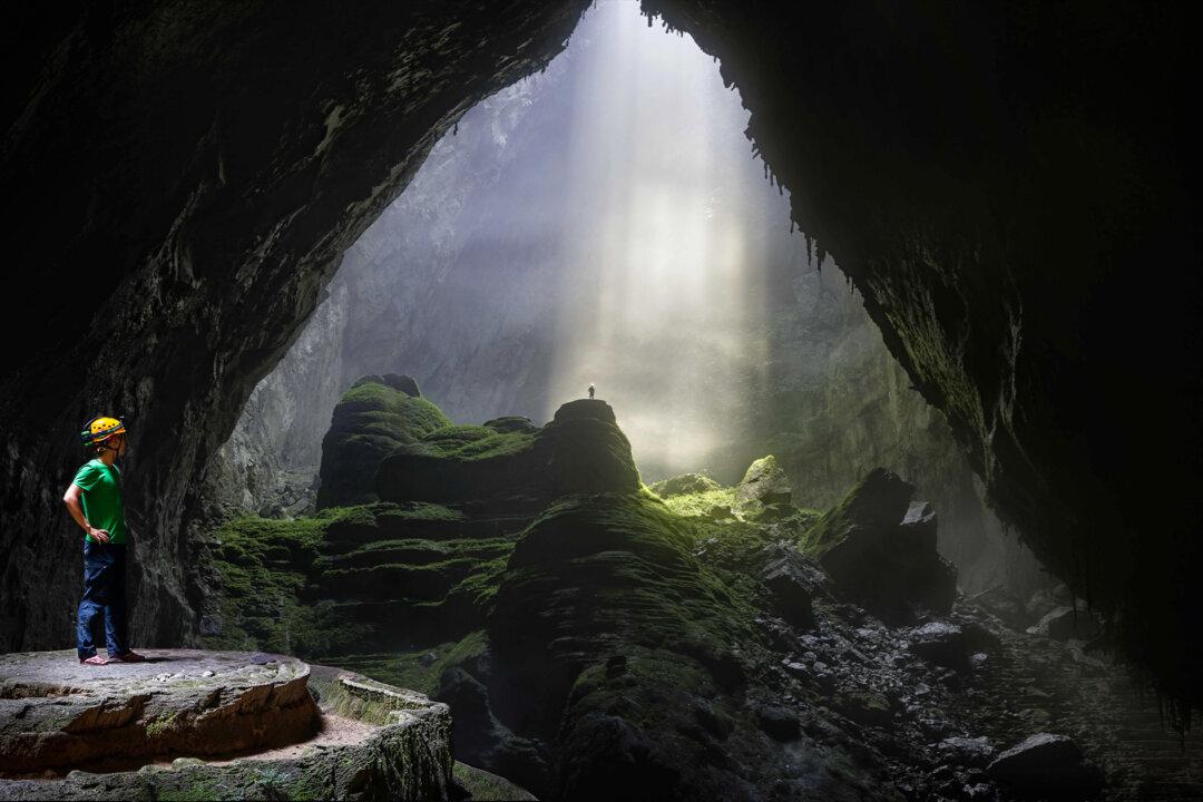 Like ‘Jurassic World’: Villager Stumbles on Largest Cave in the World Buried Deep in the Jungles of Vietnam