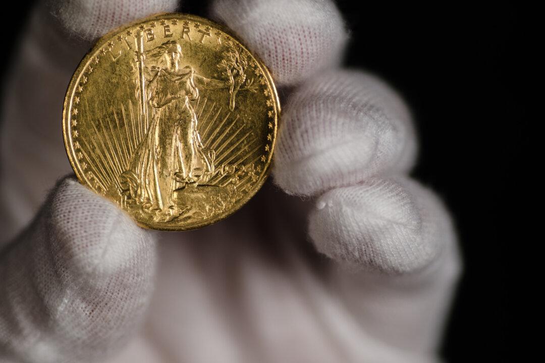 Is Now Still a Good Time to Buy Gold? Analysts Weigh In
