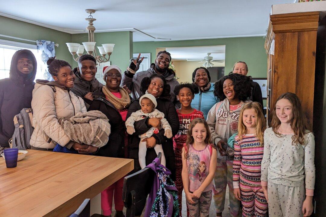Ontario Family Takes In 10 Stranded Strangers for the Night During Massive Winter Blizzard