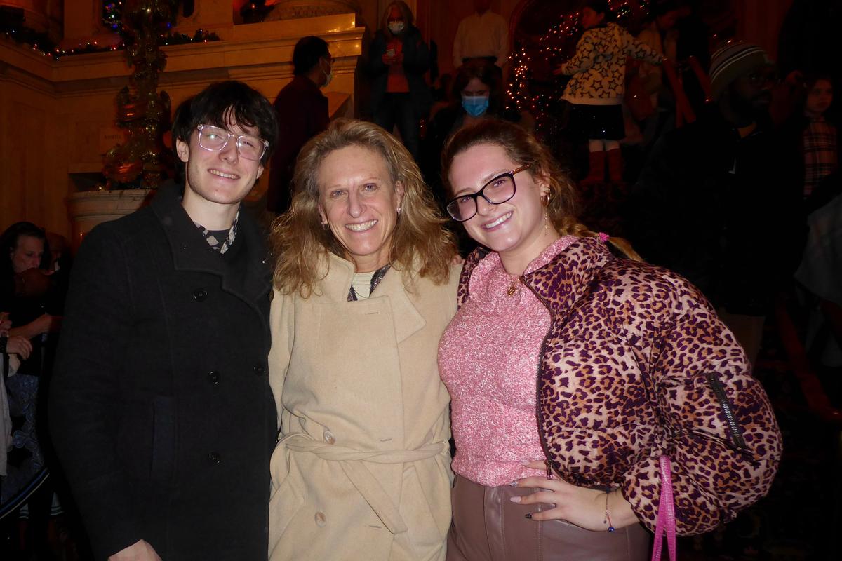 Shen Yun Is Spreading ‘What the Modern CCP Tried to Destroy’: Boston Family