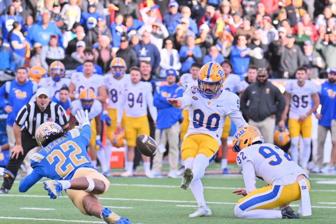 Pitt Rallies Past No. 18 UCLA, Wins Sun Bowl on Late Field Goal