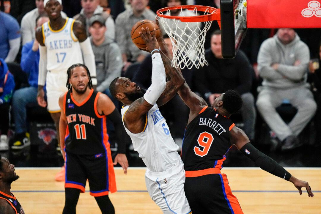 James Has Triple-Double, Leads Lakers Past Knicks in OT