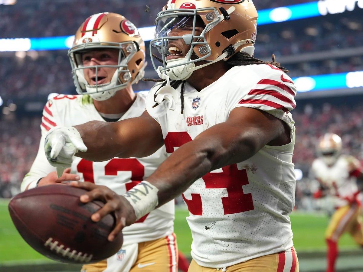 NFL Roundup: 49ers Clip Raiders in Overtime, Win 9th Straight