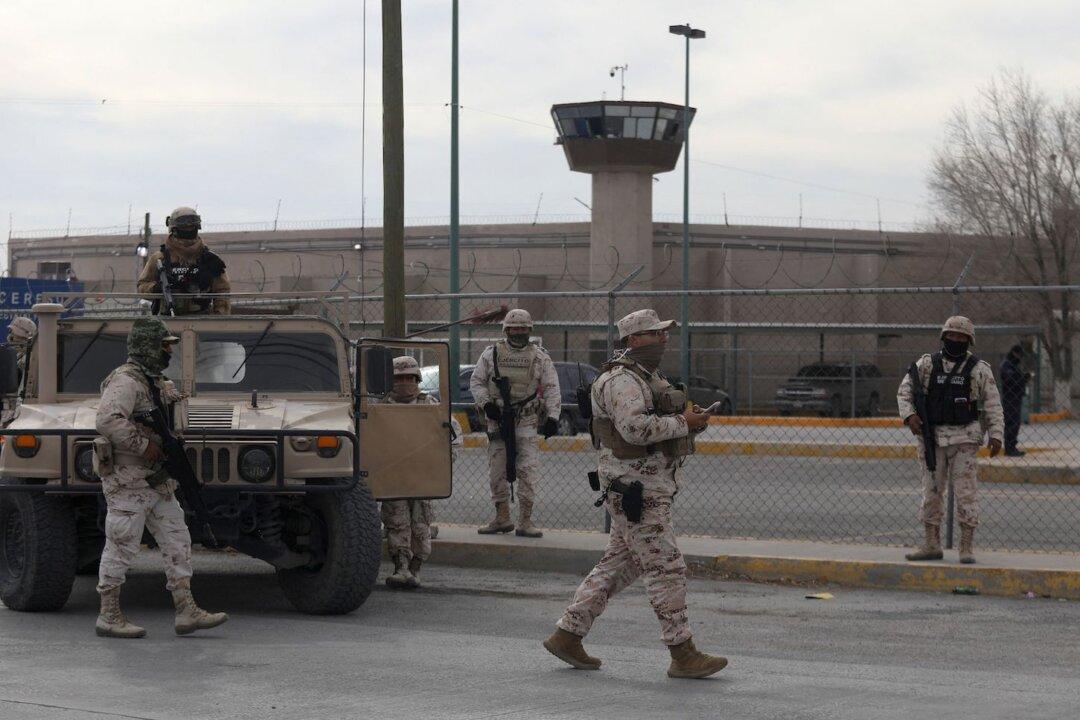 14 Dead, Including 10 Prison Guards, After Armed Attack on Mexican Prison Near US Border