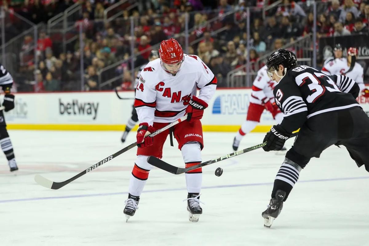 NHL Roundup: Hurricanes Top Devils in Shootout, Extend Historic Run