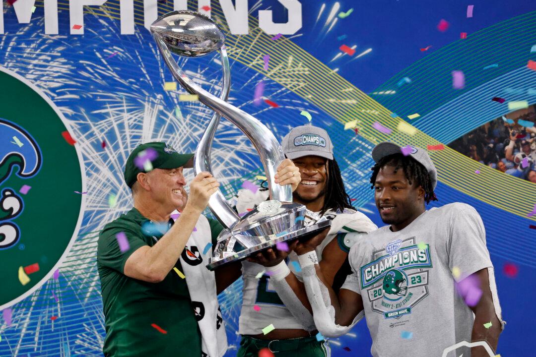 Tulane Scores 16 Late Points, Beats USC 46–45 in Cotton Bowl