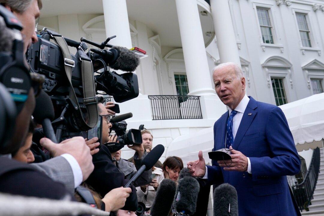 Biden Holds Rare Cabinet Meeting, Urges Secretaries to Speedily Implement New Laws