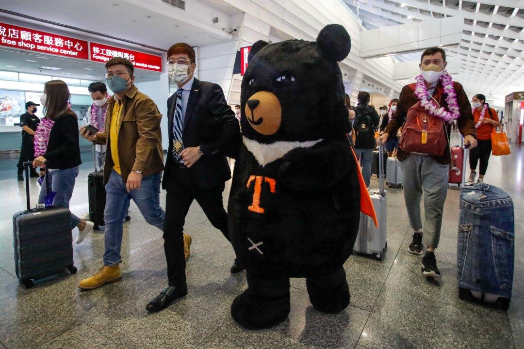 Taiwan Tightens Entry Rules in Response to China’s Unchecked Reopening of International Travel