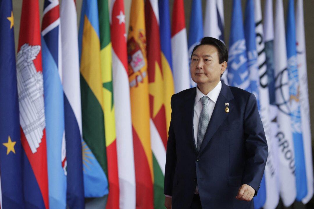 South Korea Eases Real Estate Regulations in Seoul as Home Prices Tumble