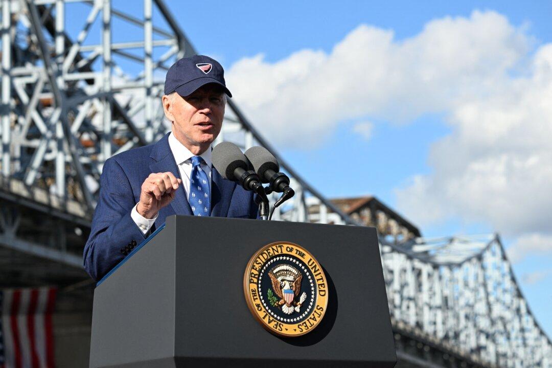 Biden Praises Bipartisanship and the Passing of Infrastructure Bill at ‘Dangerous’ Ohio River Bridge