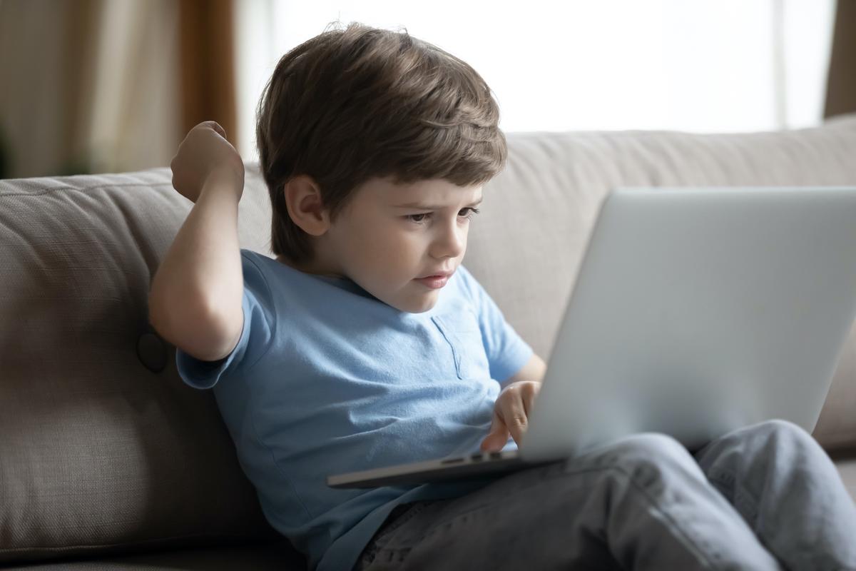 Canadian Study Reveals Link Between Children’s Screen Time and Anxiety, Depression