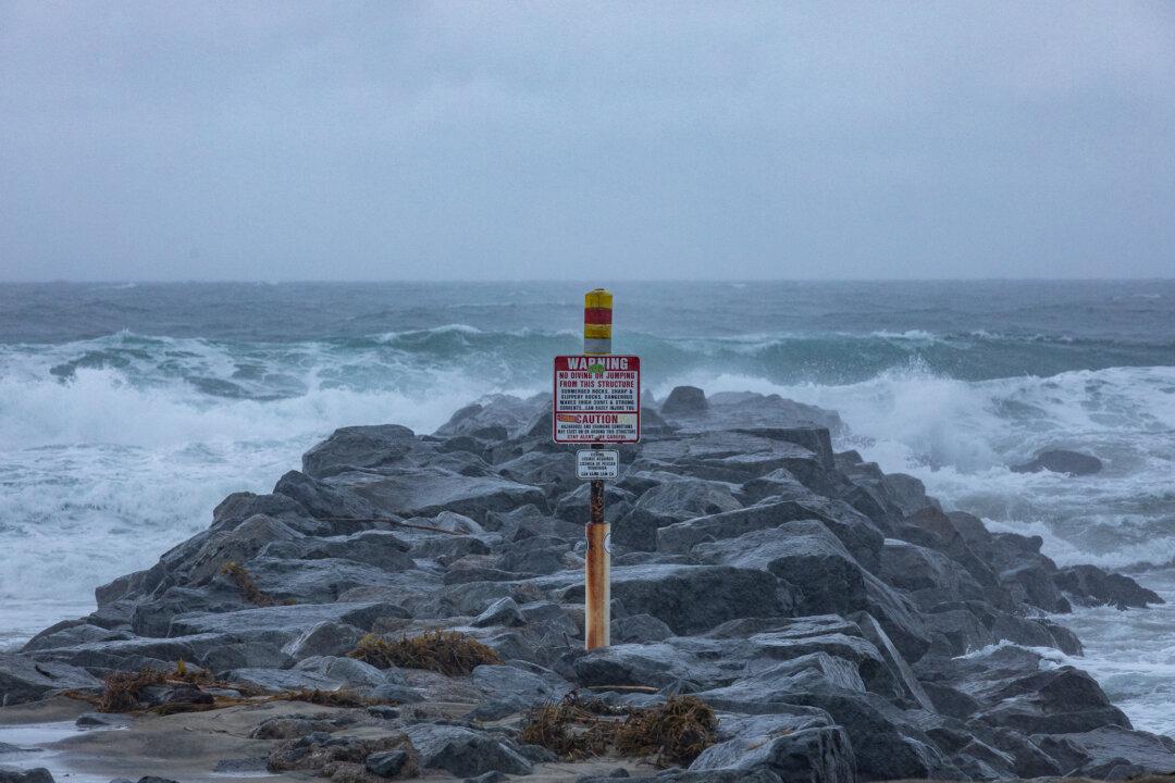 High Surf Warning Issued Along Orange County Coastline