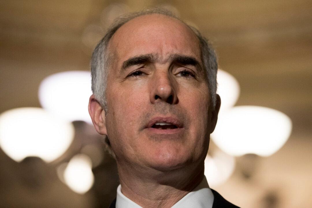 US Senator Announces He Has Cancer