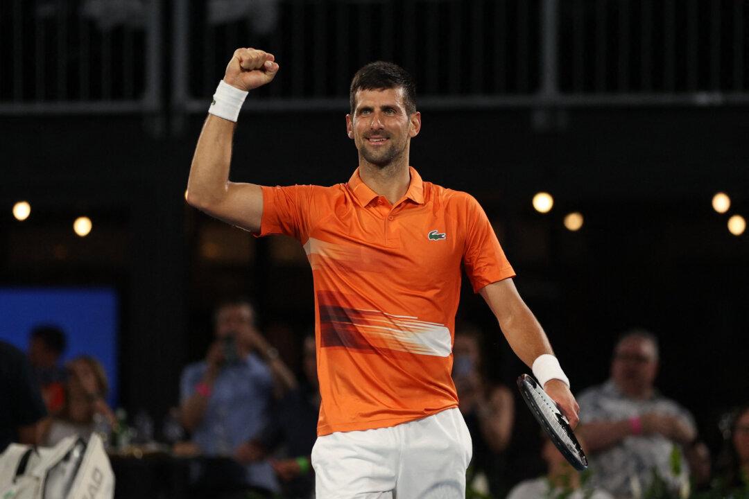 Djokovic Shakes Off Hamstring Issue to Down Medvedev, Reach Adelaide Final