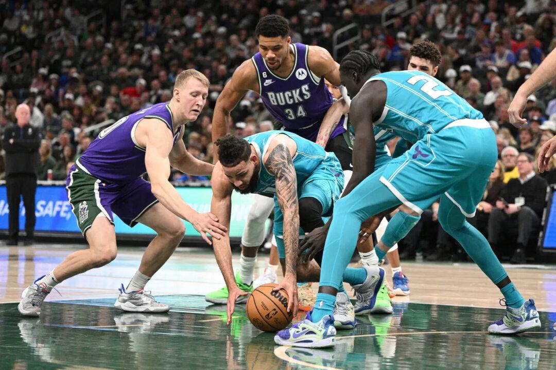 NBA Roundup: Hornets Come out Firing, Blow out Bucks