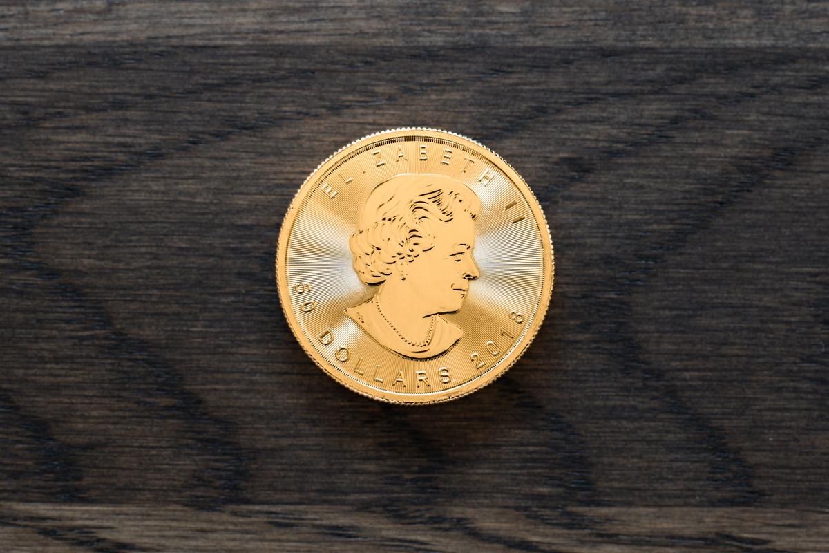 Troy Ounce Versus Ounce: What’s the Difference?