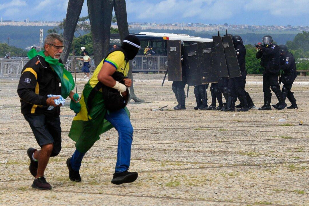 White House Responds After Pro-Bolsonaro Protesters Breach Brazilian Congress