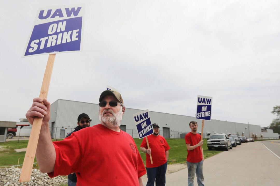 UAW Workers Reject CNH Offer, Extending 8-month Strike