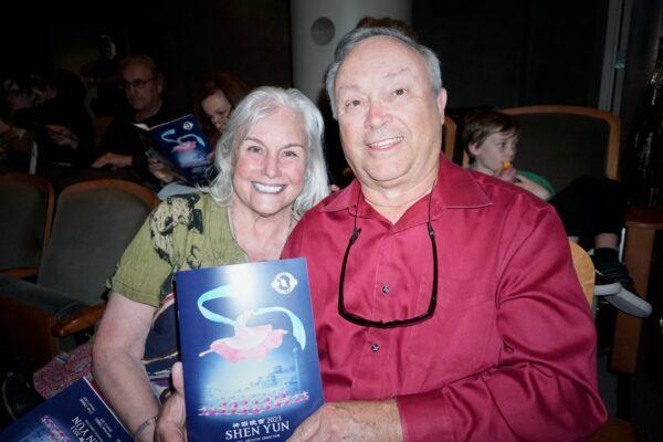 Larry and Terry Mathis at The Long Center for the Performing Arts at in Austin, Texas, on Jan. 8, 2023. (Sonia Wu/Epoch Times)