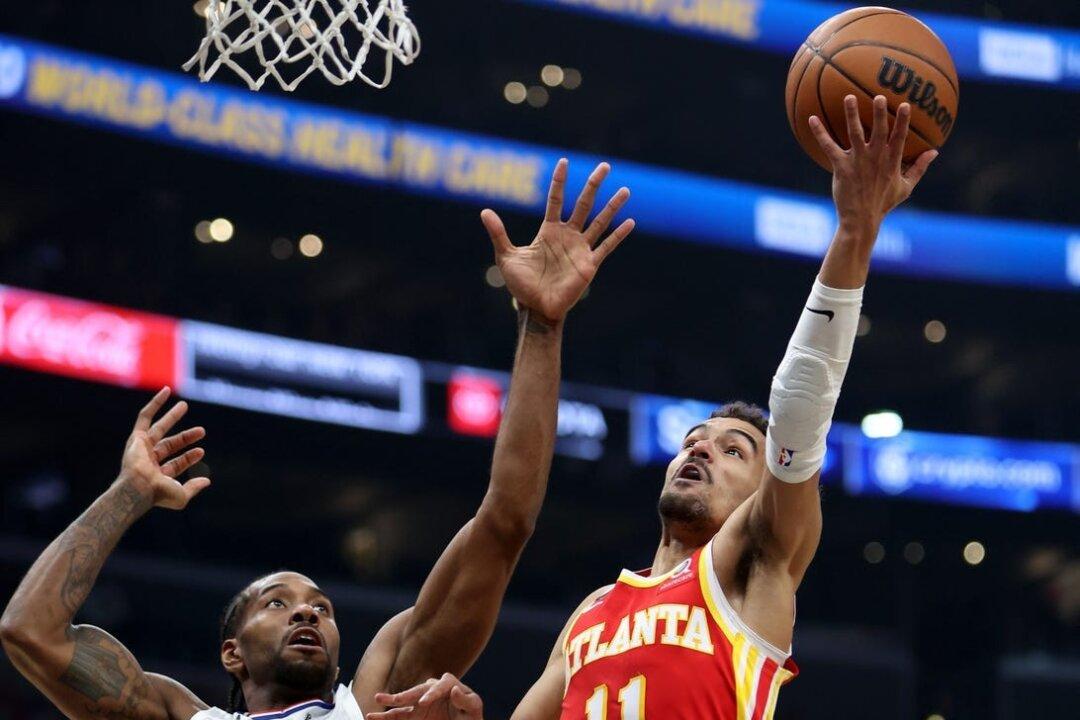 Hawks Come to Life in Fourth Quarter to Upend Clippers