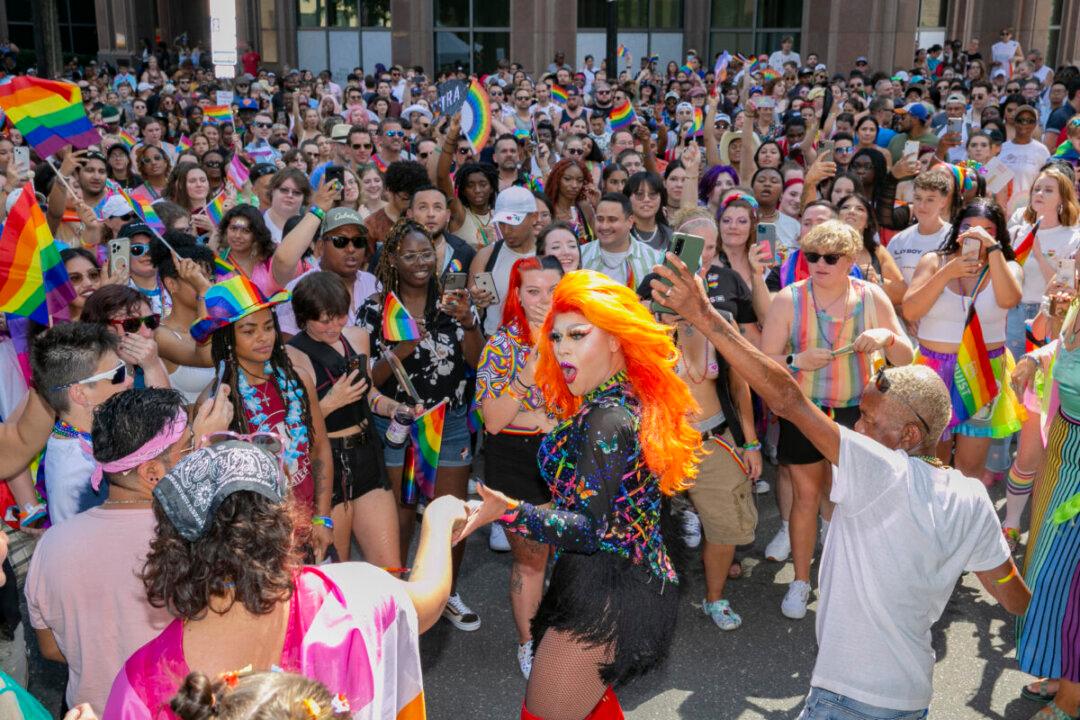 2nd Bill on Drag Shows Passes Tennessee House, Would Require Permits and Age Limits